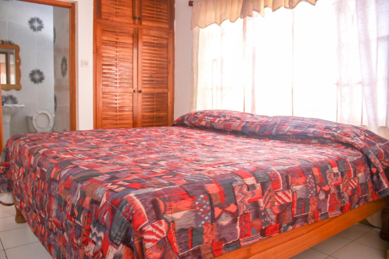 Van Villa Guesthouse Негрил Экстерьер фото